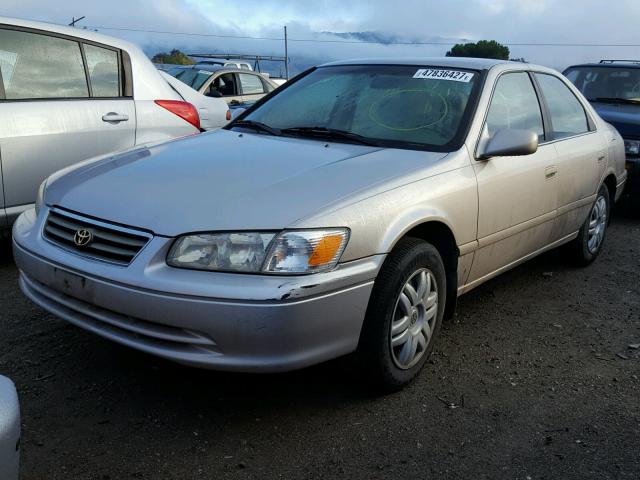 4T1BG22K41U773770 - 2001 TOYOTA CAMRY CE WHITE photo 2