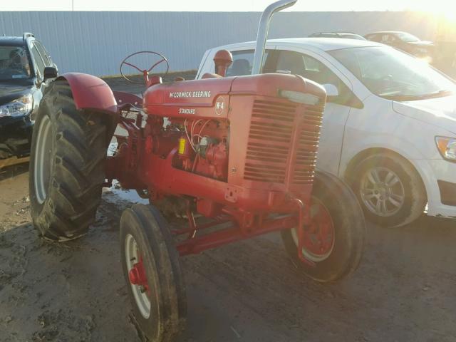 WBH9686 - 1944 MCCO TRACTOR RED photo 1