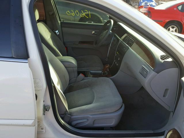 2G4WC532651324086 - 2005 BUICK LACROSSE C WHITE photo 5