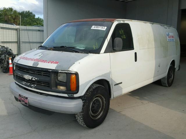 1GCGG29R511113669 - 2001 CHEVROLET EXPRESS G2 WHITE photo 2