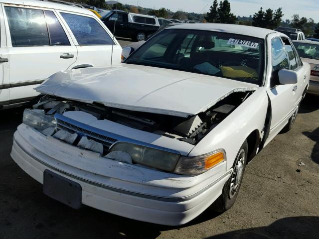 2FALP73W1RX208197 - 1994 FORD CROWN VICT WHITE photo 2