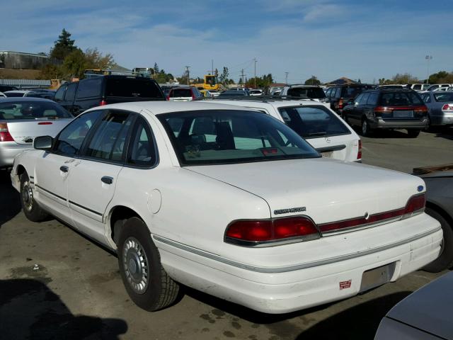 2FALP73W1RX208197 - 1994 FORD CROWN VICT WHITE photo 3