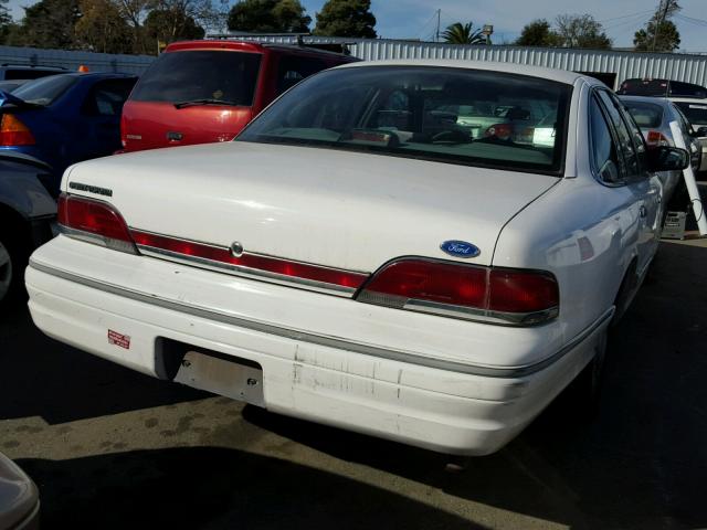 2FALP73W1RX208197 - 1994 FORD CROWN VICT WHITE photo 4