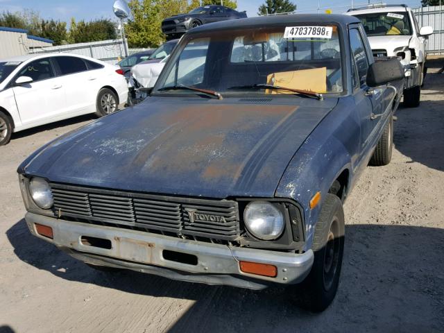 JT4RN44S2B0045228 - 1981 TOYOTA PICKUP / C BLUE photo 2