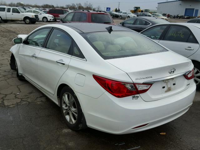 5NPEC4AC7DH511114 - 2013 HYUNDAI SONATA SE WHITE photo 3