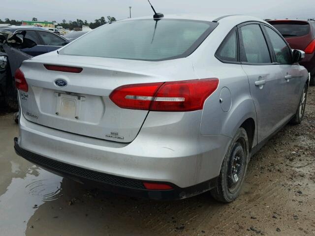 1FADP3F21GL398700 - 2016 FORD FOCUS SE SILVER photo 4