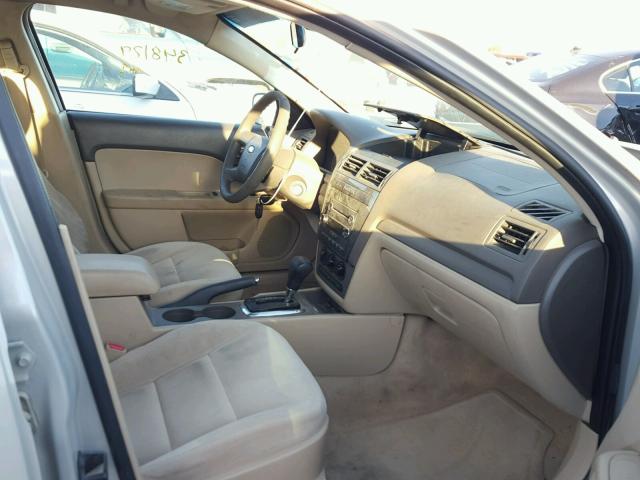 3FAHP07Z18R107787 - 2008 FORD FUSION SE GRAY photo 5