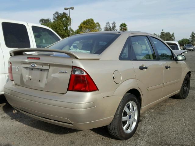 1FAFP34N76W106356 - 2006 FORD FOCUS ZX4 GOLD photo 4