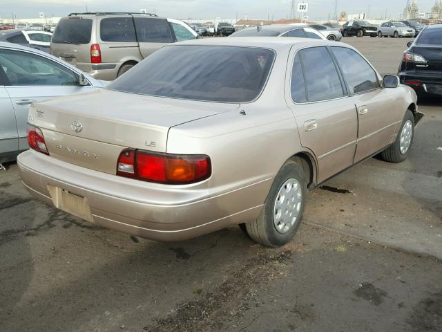 JT2SK12E9S0300200 - 1995 TOYOTA CAMRY LE GOLD photo 4