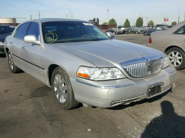 1LNHM83W64Y612700 - 2004 LINCOLN TOWN CAR U SILVER photo 1