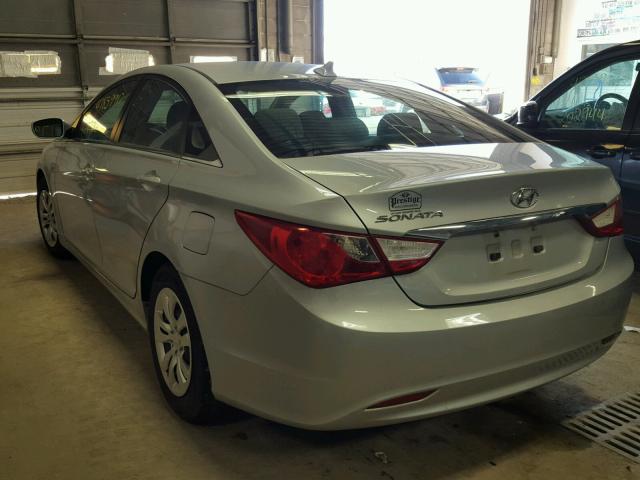 5NPEB4AC8BH026643 - 2011 HYUNDAI SONATA GLS SILVER photo 3