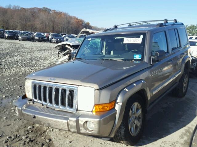 1J8HG58256C276224 - 2006 JEEP COMMANDER TAN photo 2