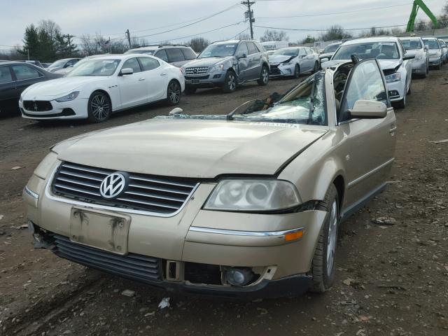 WVWRH63B61E150084 - 2001 VOLKSWAGEN PASSAT GLX GOLD photo 2