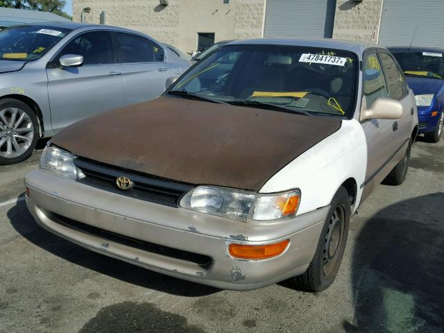 1NXBB02E7VZ527847 - 1997 TOYOTA COROLLA DX GOLD photo 2