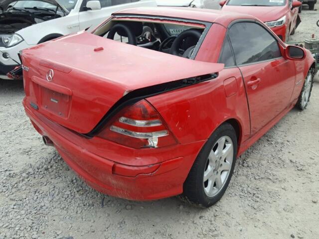 WDBKK49F52F250043 - 2002 MERCEDES-BENZ SLK 230 KO RED photo 4