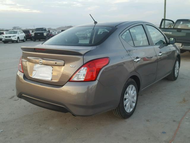 3N1CN7AP0HK425969 - 2017 NISSAN VERSA S BROWN photo 4