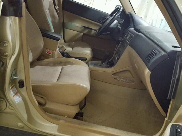 JF1SG636X4H738215 - 2004 SUBARU FORESTER 2 GOLD photo 5