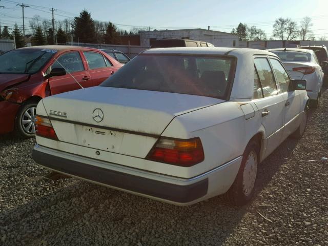 WDBEA30EXNB621711 - 1992 MERCEDES-BENZ 300 E WHITE photo 4