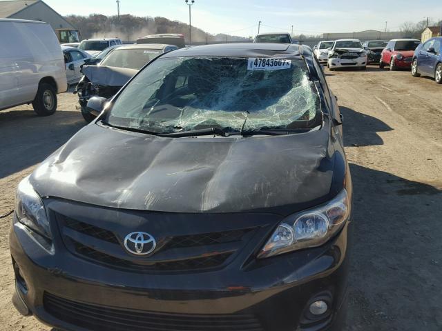 5YFBU4EE9DP156302 - 2013 TOYOTA COROLLA BA BLACK photo 9