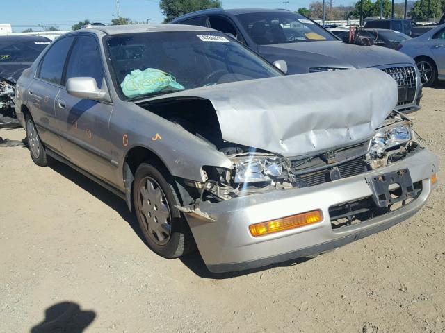 1HGCD5638TA254345 - 1996 HONDA ACCORD LX BEIGE photo 1