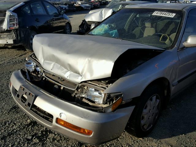 1HGCD5638TA254345 - 1996 HONDA ACCORD LX BEIGE photo 9