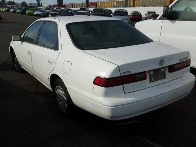 JT2BG22K7X0379516 - 1999 TOYOTA CAMRY LE WHITE photo 3