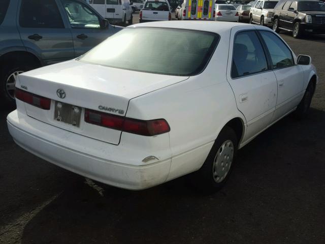 JT2BG22K7X0379516 - 1999 TOYOTA CAMRY LE WHITE photo 4