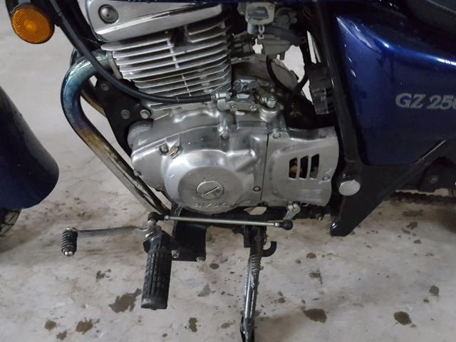 VTTNJ48A872100737 - 2007 SUZUKI GZ250 BLUE photo 7