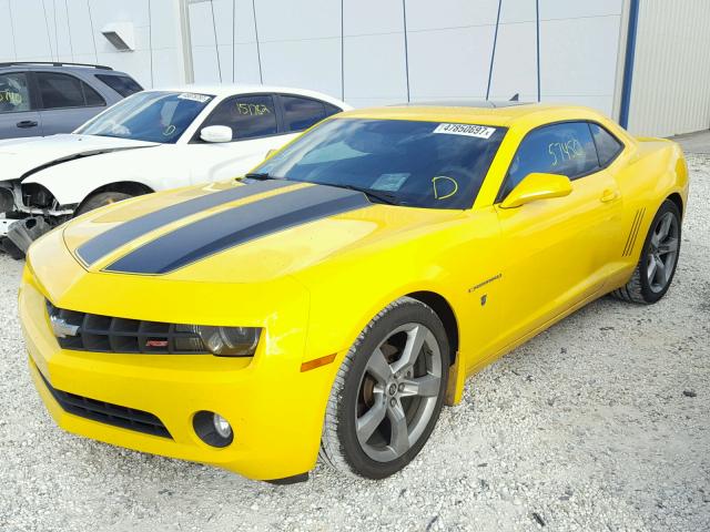 2G1FB1ED6B9196775 - 2011 CHEVROLET CAMARO LT YELLOW photo 2