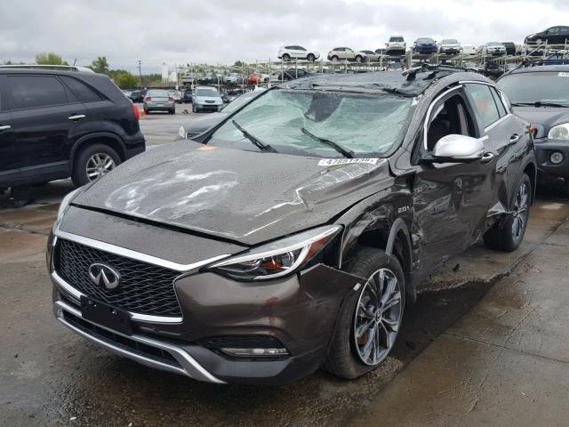 SJKCH5CR9JA048098 - 2018 INFINITI QX30 BASE BROWN photo 2