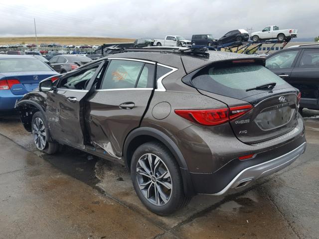 SJKCH5CR9JA048098 - 2018 INFINITI QX30 BASE BROWN photo 3