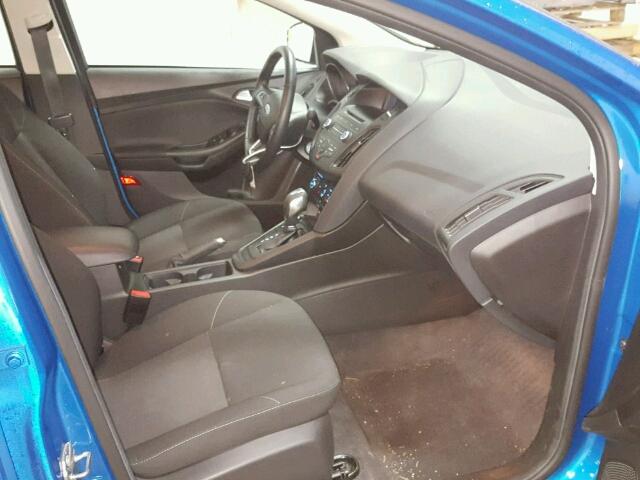 1FADP3F21GL336388 - 2016 FORD FOCUS SE BLUE photo 5