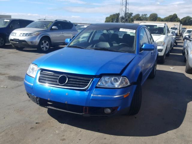 WVWTH63B21P135558 - 2001 VOLKSWAGEN PASSAT GLX BLUE photo 2