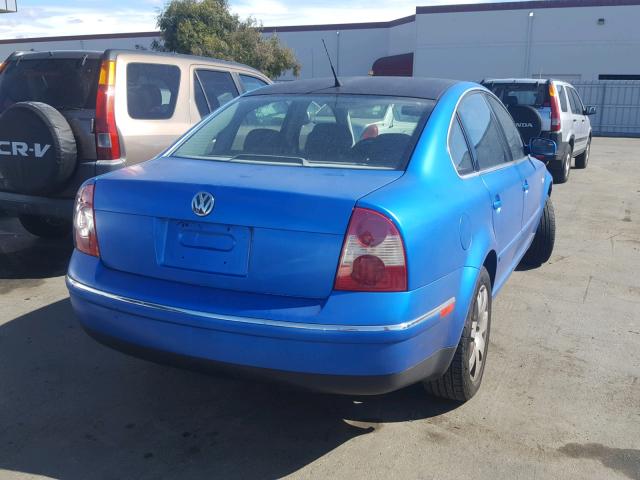 WVWTH63B21P135558 - 2001 VOLKSWAGEN PASSAT GLX BLUE photo 4