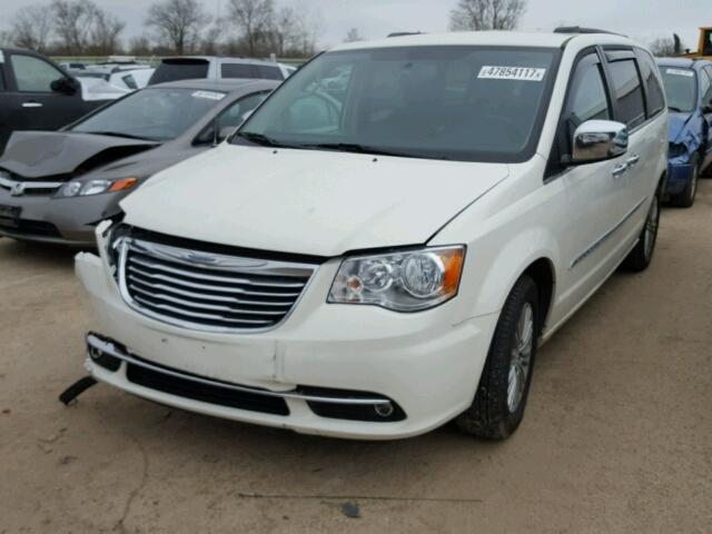 2C4RC1CG3DR511260 - 2013 CHRYSLER TOWN & COU WHITE photo 2