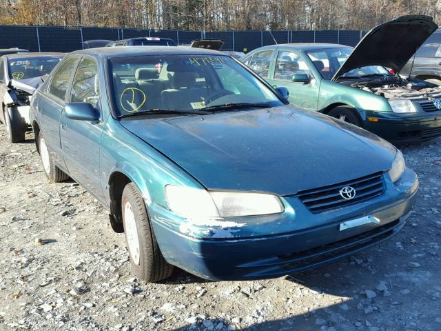 JT2BG22K1W0226757 - 1998 TOYOTA CAMRY CE GREEN photo 1