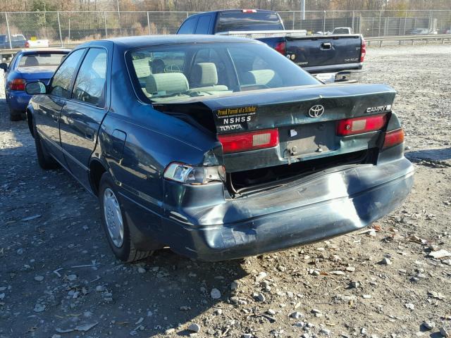 JT2BG22K1W0226757 - 1998 TOYOTA CAMRY CE GREEN photo 3