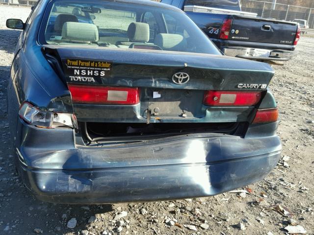 JT2BG22K1W0226757 - 1998 TOYOTA CAMRY CE GREEN photo 9