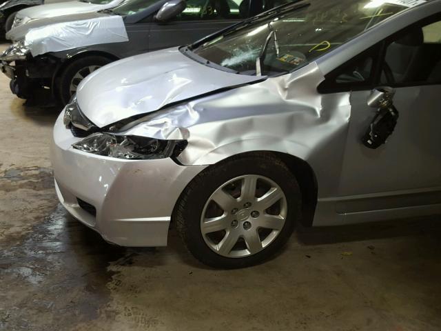 2HGFA1F50AH585175 - 2010 HONDA CIVIC LX SILVER photo 9