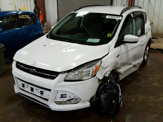 1FMCU0GX2GUB06047 - 2016 FORD ESCAPE SE WHITE photo 2