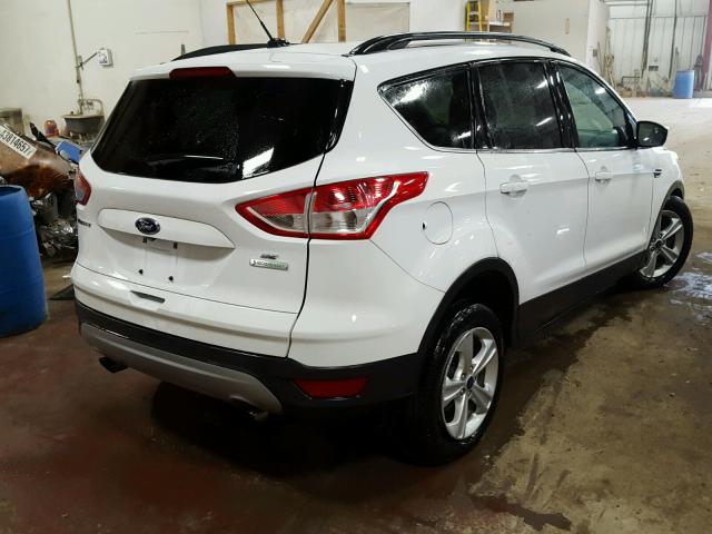 1FMCU0GX2GUB06047 - 2016 FORD ESCAPE SE WHITE photo 4