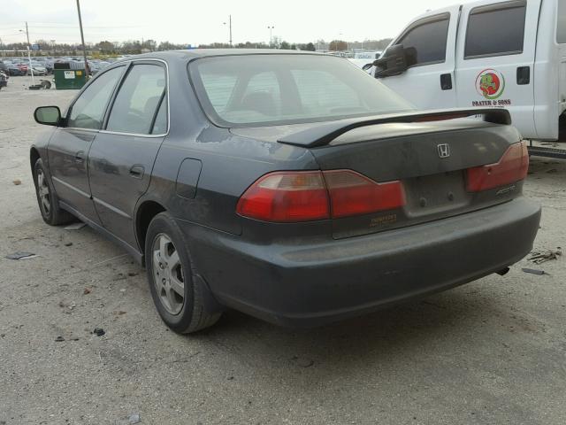 1HGCG5675YA060132 - 2000 HONDA ACCORD SE GREEN photo 3