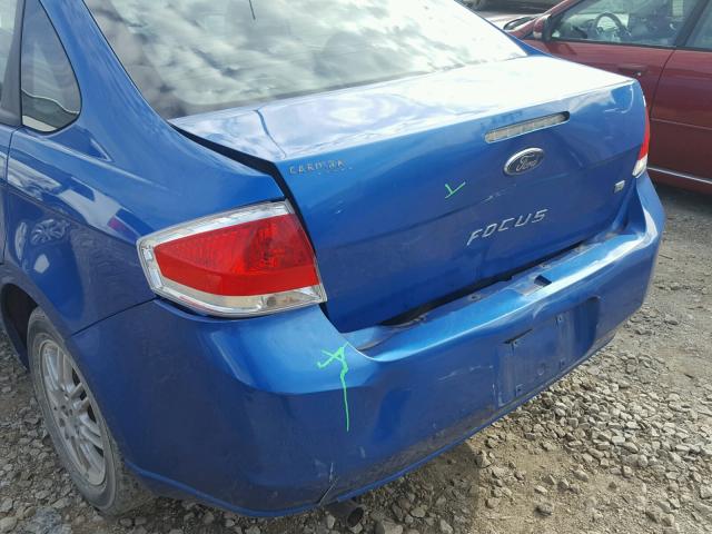 1FAHP3FN6AW293636 - 2010 FORD FOCUS SE BLUE photo 9