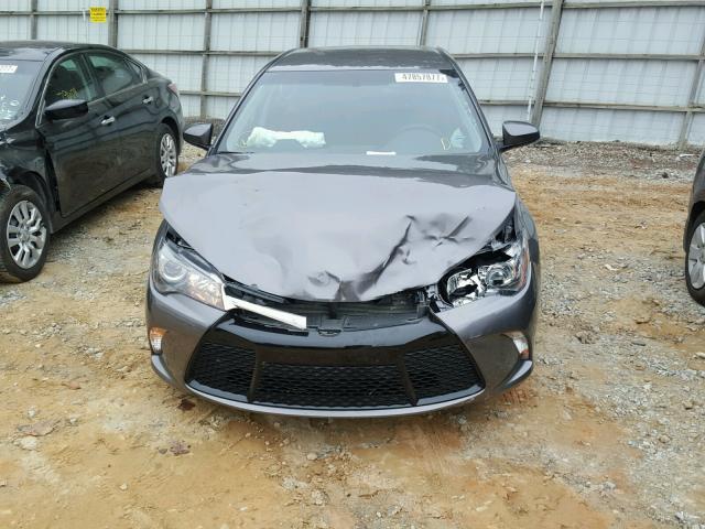 4T1BF1FK3HU437349 - 2017 TOYOTA CAMRY LE GRAY photo 9