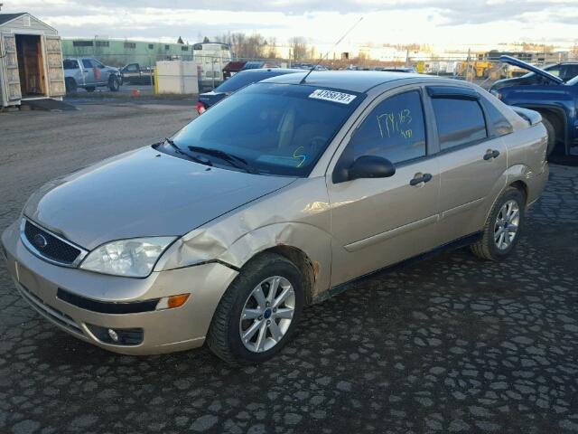 1FAFP34N37W152686 - 2007 FORD FOCUS ZX4 GOLD photo 2