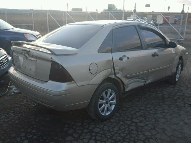 1FAFP34N37W152686 - 2007 FORD FOCUS ZX4 GOLD photo 4