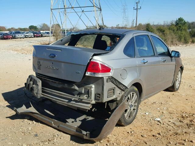 1FAHP35N48W251980 - 2008 FORD FOCUS SE GRAY photo 4