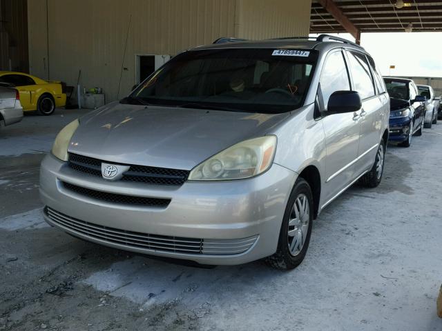 5TDZA23C65S338254 - 2005 TOYOTA SIENNA CE SILVER photo 2