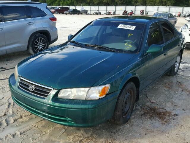 4T1BG22K11U768316 - 2001 TOYOTA CAMRY CE GREEN photo 2