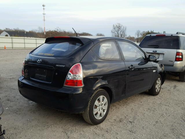 KMHCM36C78U074827 - 2008 HYUNDAI ACCENT GS BLACK photo 4